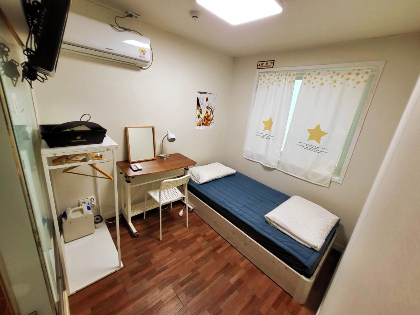 24 Guesthouse Sinchon Avenue 서울특별시 외부 사진